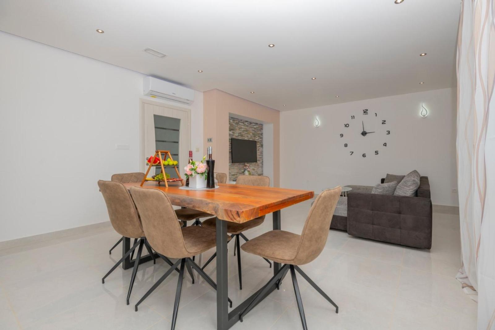 Apartments Radeljic Podstrana Rum bild